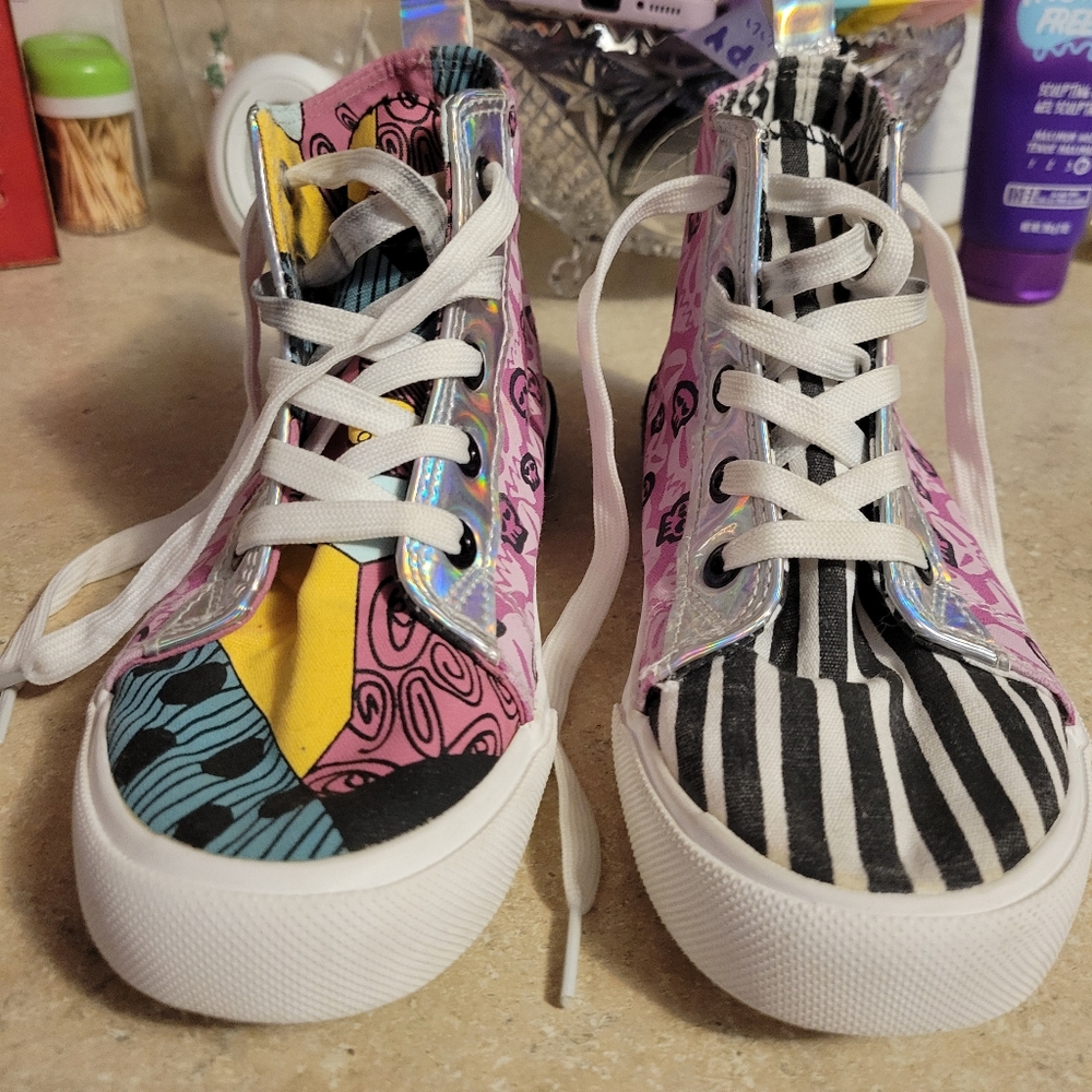 Girls Jack skeleton Hightop Shoes.
